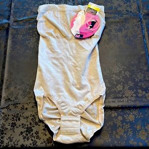 NWT Maidenform Sz Med, Tummy/waist/back nude colored shapewear!
